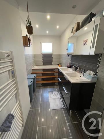 Maison à vendre  6 pièces - 161,35 m 2   COUTRAS  - 33