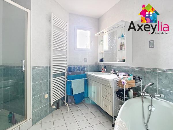 Mably (42300) A VENDRE - MABLY - MAISON DE PLAIN-PIED DE 2005 AVEC 3 CHAMBRES, GARAGE ET TERRAIN