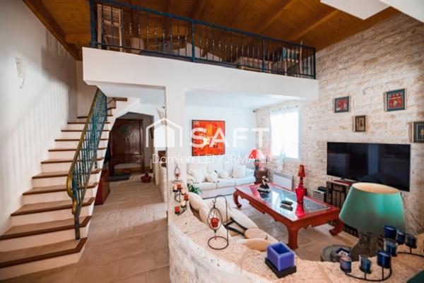 Rare Villa avec piscine de 205m2 à 50m de la plage