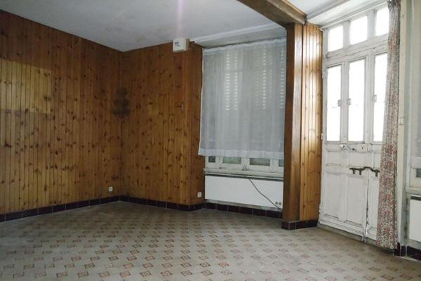 SAINTE SOLANGE IMMEUBLE A RENOVER DE 140M²