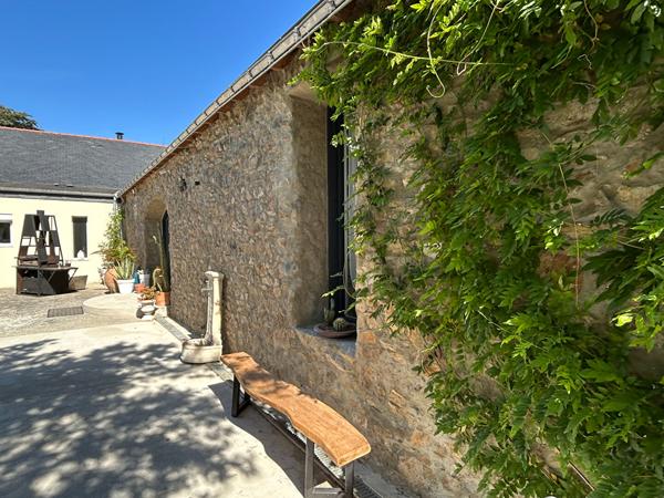 Longère en pierre de 330 m2