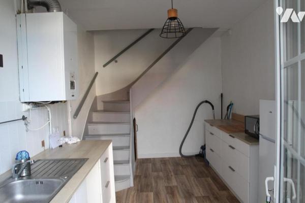 NIORT CENTRE QUARTIER CHABAUDY, AGREABLE MAISON DE VILLE EN BON ETAT AVEC JARDINET .