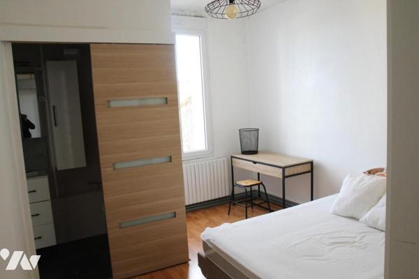 NIORT CENTRE QUARTIER CHABAUDY, AGREABLE MAISON DE VILLE EN BON ETAT AVEC JARDINET .