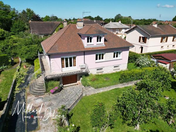 Maison à PARAY-LE-MONIAL, 71600 - 5 pièces 140m²