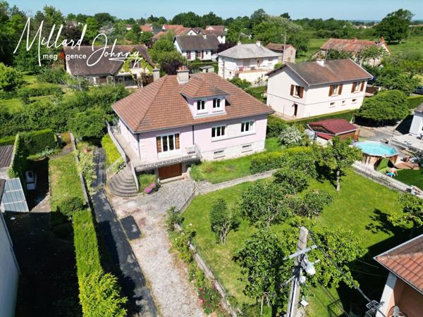 Maison à PARAY-LE-MONIAL, 71600 - 5 pièces 140m²