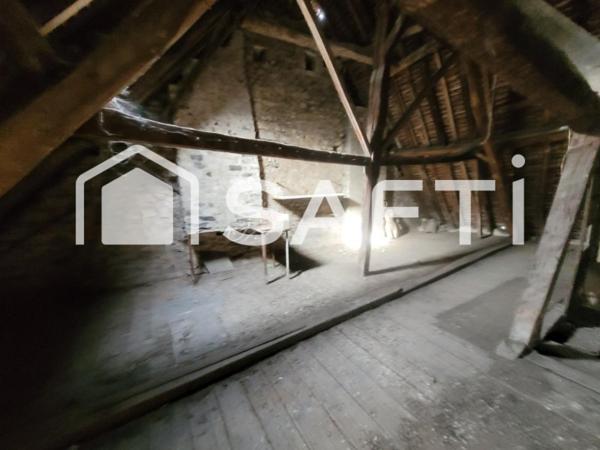 IMMEUBLE pour commerce et/ou habitation + cour