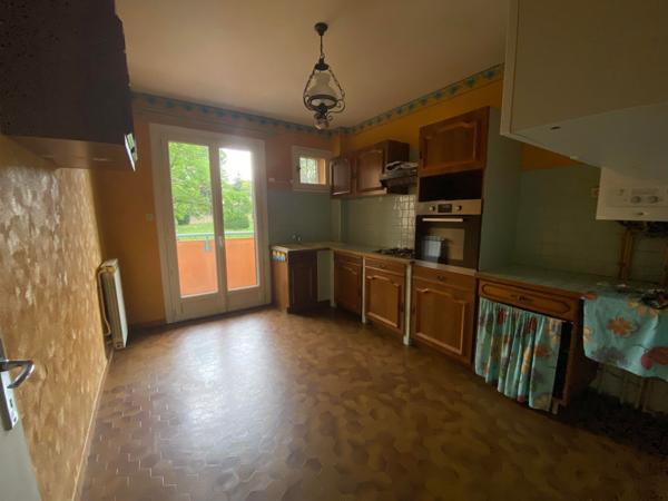 PROCHE ALLEE D'IENA T3 AVEC BALCON ET GARAGE