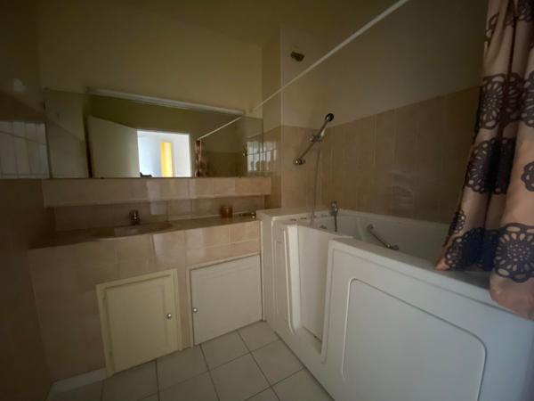 PROCHE ALLEE D'IENA T3 AVEC BALCON ET GARAGE