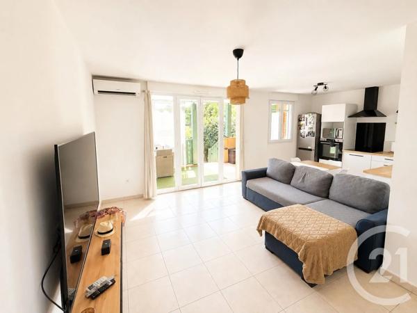 Appartement T3 à vendre  3 pièces - 60 m 2   COGOLIN  - 83