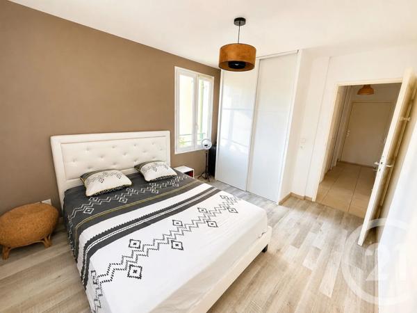 Appartement T3 à vendre  3 pièces - 60 m 2   COGOLIN  - 83