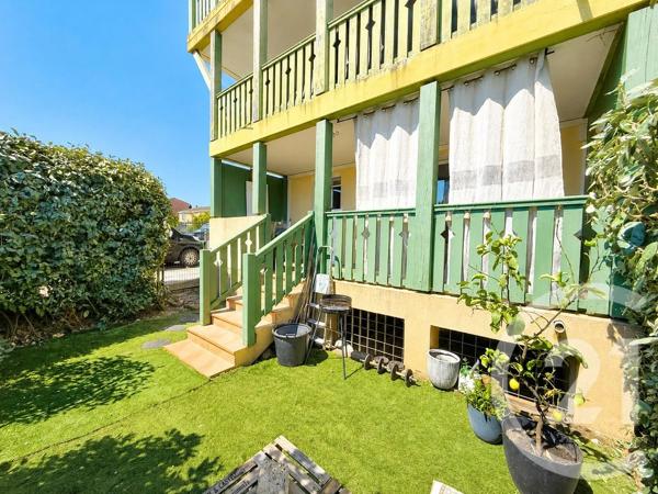 Appartement T3 à vendre  3 pièces - 60 m 2   COGOLIN  - 83