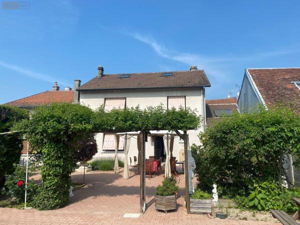 Maison rurale à vendre à Arcis-sur-Aube dans l'Aube (10700), ref : 1006918