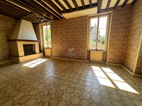 Maison Auvers Sur Oise 7 pièce(s) 197.88 m2 €565 000 ** - Référence 11011