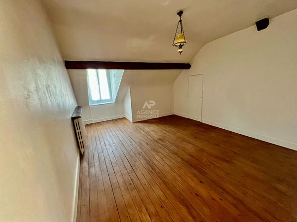 Maison Auvers Sur Oise 7 pièce(s) 197.88 m2 €565 000 ** - Référence 11011