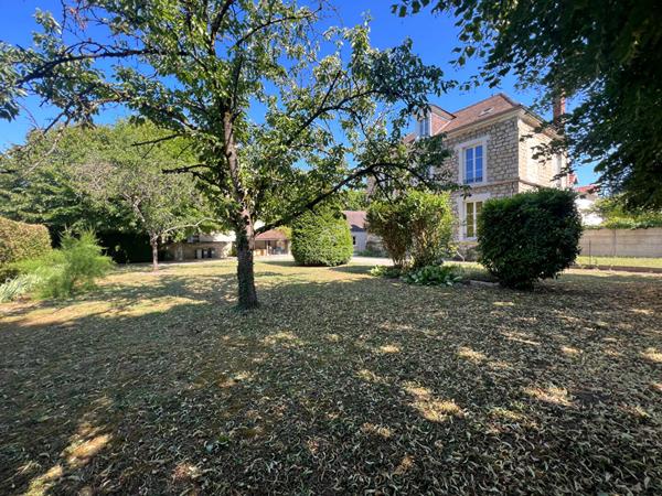 Maison Auvers Sur Oise 7 pièce(s) 197.88 m2 €565 000 ** - Référence 11011