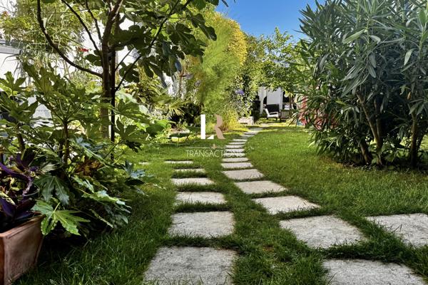 La Rochelle (17000) La Genette - Maison de Plain-pied avec quadruple garage et appartement T3