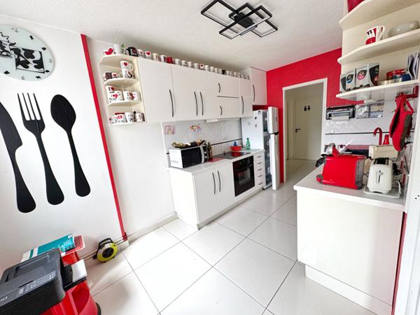 À VENDRE Spacieux Appartement 4 Chambres avec Vue Exceptionnelle 140 m²