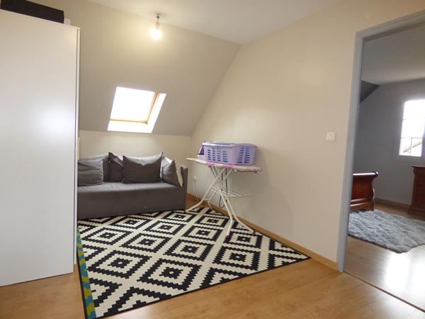 Maison Saint Denis De L Hotel 6 pièce(s) 181 m2