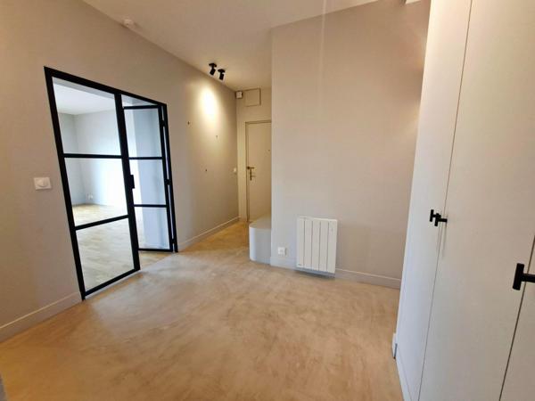 Grand F2 Parfait Etat au soleil étage élevé deux balcons