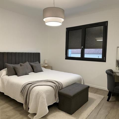 Plain-pied 2021 ,Lumineuse & clé en main .Secteur recherché de Villerest