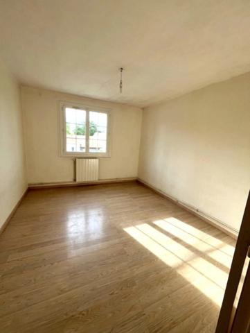 Maison à vendre 6 pièces SAINTES (17)