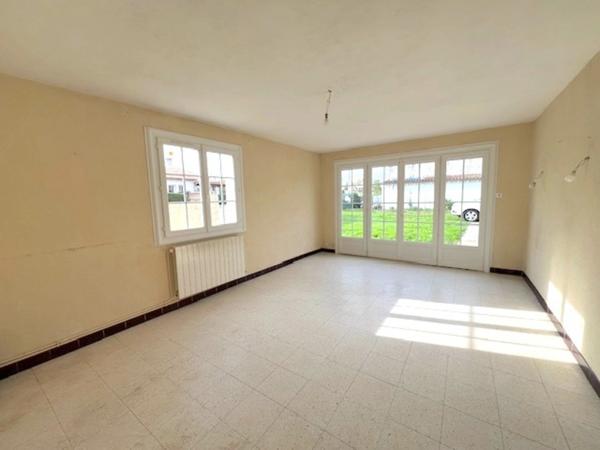 Maison à vendre 6 pièces SAINTES (17)