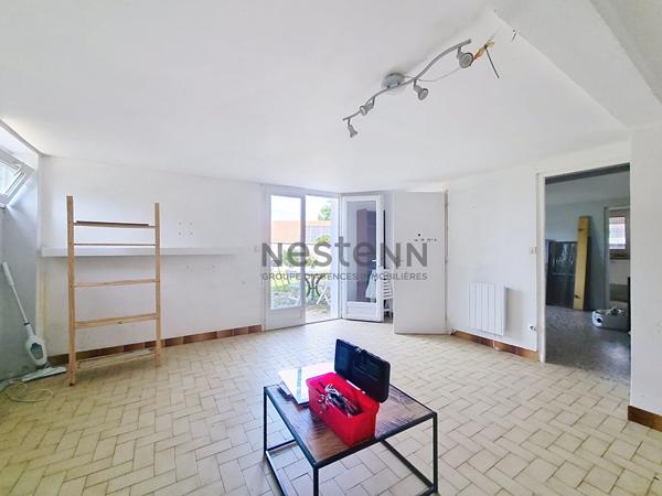 Sur Villemoirieu , maison familiale avec espace indépendant et beau potentiel