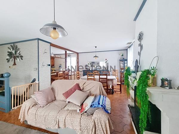 Sur Villemoirieu , maison familiale avec espace indépendant et beau potentiel