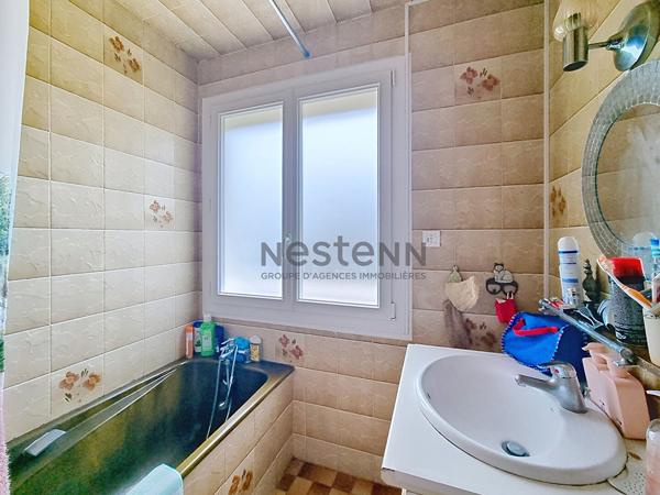 Sur Villemoirieu , maison familiale avec espace indépendant et beau potentiel