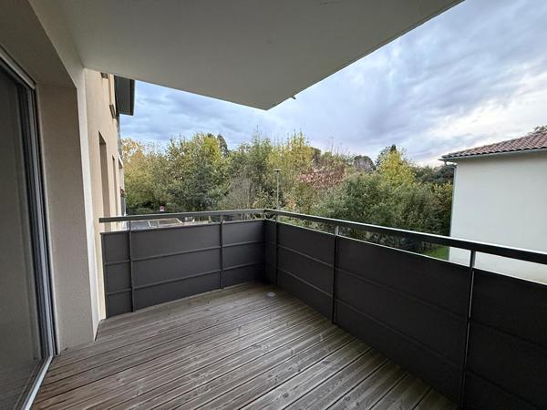 A LOUER - MURET Quartier Vasconia - Appartement T3 de 58 m² avec cuisine équipée et 2 parkings en sous sol dans résidence sécurisée - G1285-FG