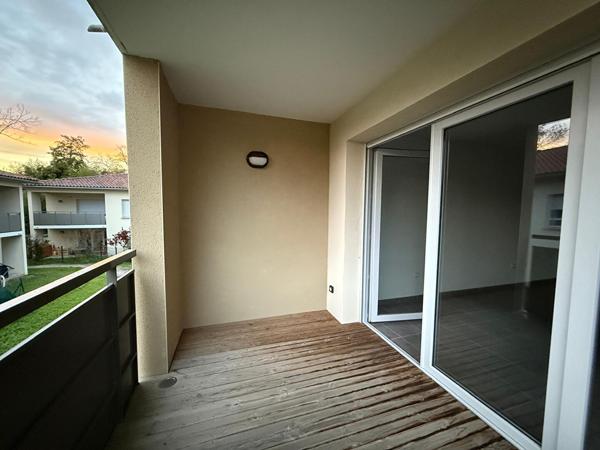 A LOUER - MURET Quartier Vasconia - Appartement T3 de 58 m² avec cuisine équipée et 2 parkings en sous sol dans résidence sécurisée - G1285-FG