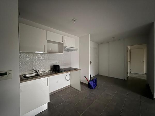 A LOUER - MURET Quartier Vasconia - Appartement T3 de 58 m² avec cuisine équipée et 2 parkings en sous sol dans résidence sécurisée - G1285-FG