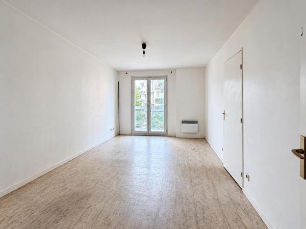 Grand T2 de 53m2 (T3 possible)