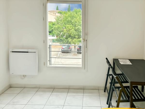 Aix-en-Provence (13090) A Louer - T1 avec place de parking privée - AIX EN PROVENCE