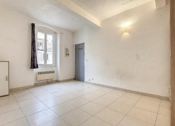 Appartement à louer  1 pièce •  Ajaccio