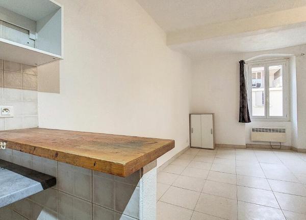 Appartement à louer  1 pièce •  Ajaccio
