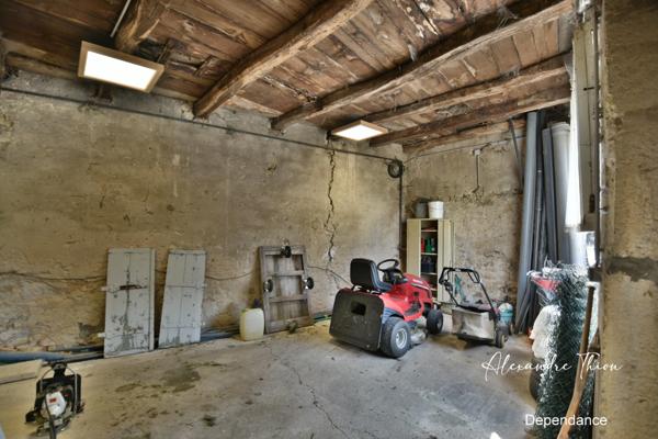 Maison à vendre 23 pièces JUJURIEUX (01)