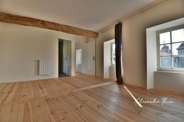 Maison à vendre 23 pièces JUJURIEUX (01)