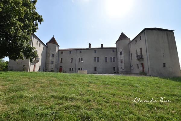 Maison à vendre 23 pièces JUJURIEUX (01)