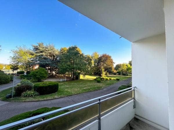 EXCLUSIVITÉ ,T2 spacieux entièrement rénové de 65,26 m² avec parking privatif