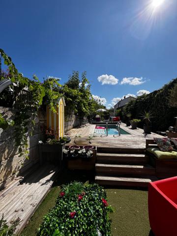 A vendre, superbe MAISON BOURGEOISE de 235 m2 avec grand jardin, piscine et stationnements