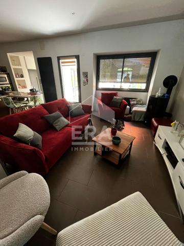 A vendre, superbe MAISON BOURGEOISE de 235 m2 avec grand jardin, piscine et stationnements