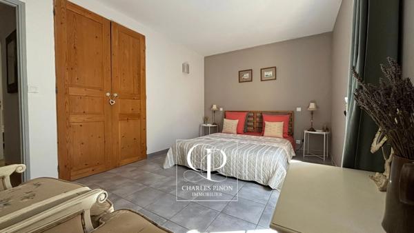 Maison à vendre 7 pièces ROGNES (13)