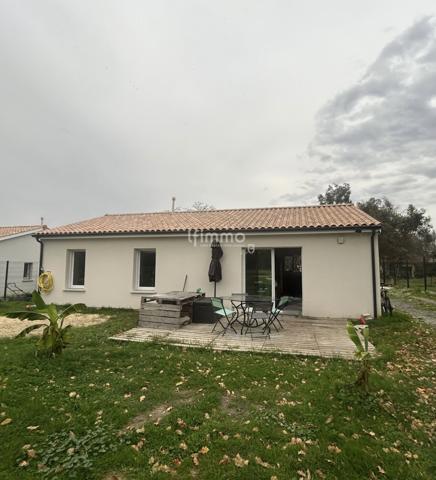 Maison familiale de 3 chambres - 90 m² sur 963 m² de terrain