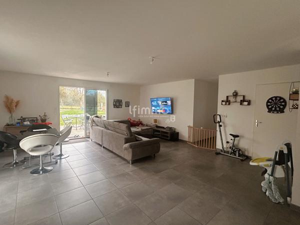 Maison familiale de 3 chambres - 90 m² sur 963 m² de terrain