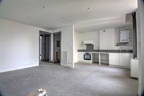 Location                                                      Appartement
                        
                     3 pièces                      67 m2                     à Saint-Chamond