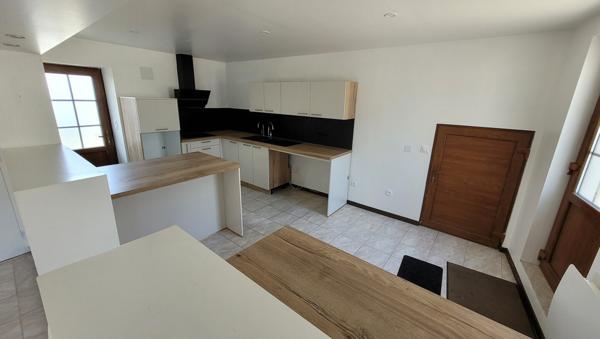 Maison 91m² hab, cuis,s/séjour, 3 ch + cave dépendance / terrain 694m²