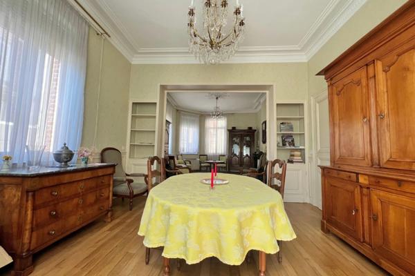 AMIENS (80000) MAISON DE VILLE - MAISON D'HÔTES - HÔTEL PARTICULIER - CENTRE VILLE - RARE - 6 CHAMBRES - ANNEXE - COUR - CAVE