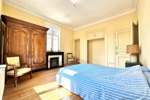 AMIENS (80000) MAISON DE VILLE - MAISON D'HÔTES - HÔTEL PARTICULIER - CENTRE VILLE - RARE - 6 CHAMBRES - ANNEXE - COUR - CAVE