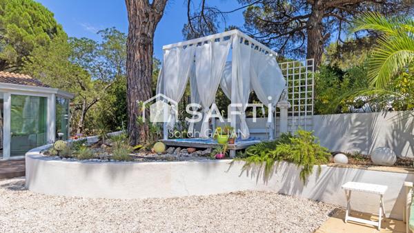 Plain-pied, piscine et dépendance